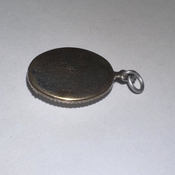 Snowy Quartz Oval Pendant - Picture 7 of 7